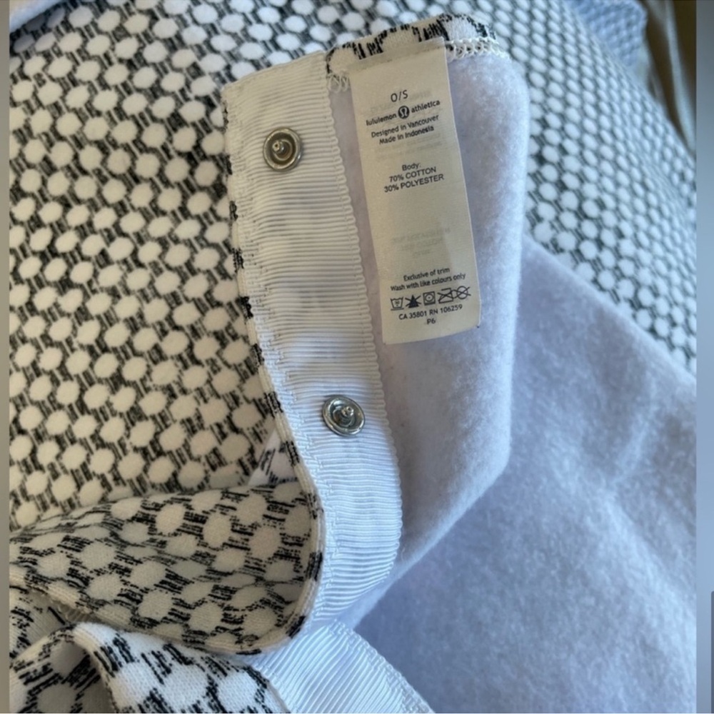 Lululemon Athletica Vinyasa white black infinity convertible yoga wrap scarf - Picture 3 of 8
